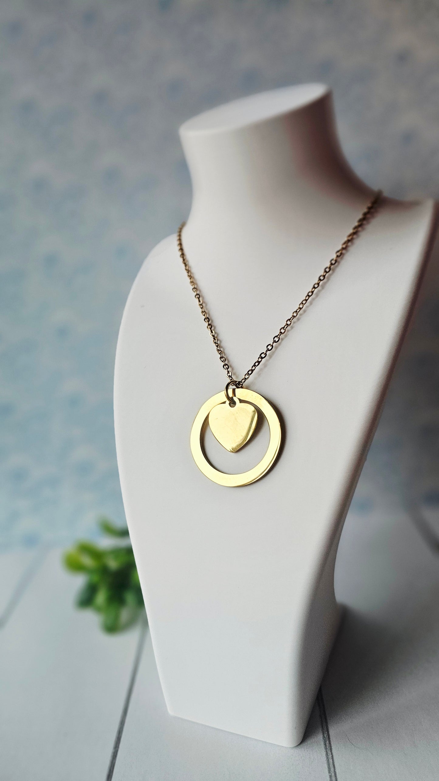 Personalized Heart & Circle Engraved Necklace