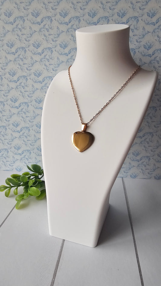 Engraved Heart Necklace – A Timeless Symbol of Love